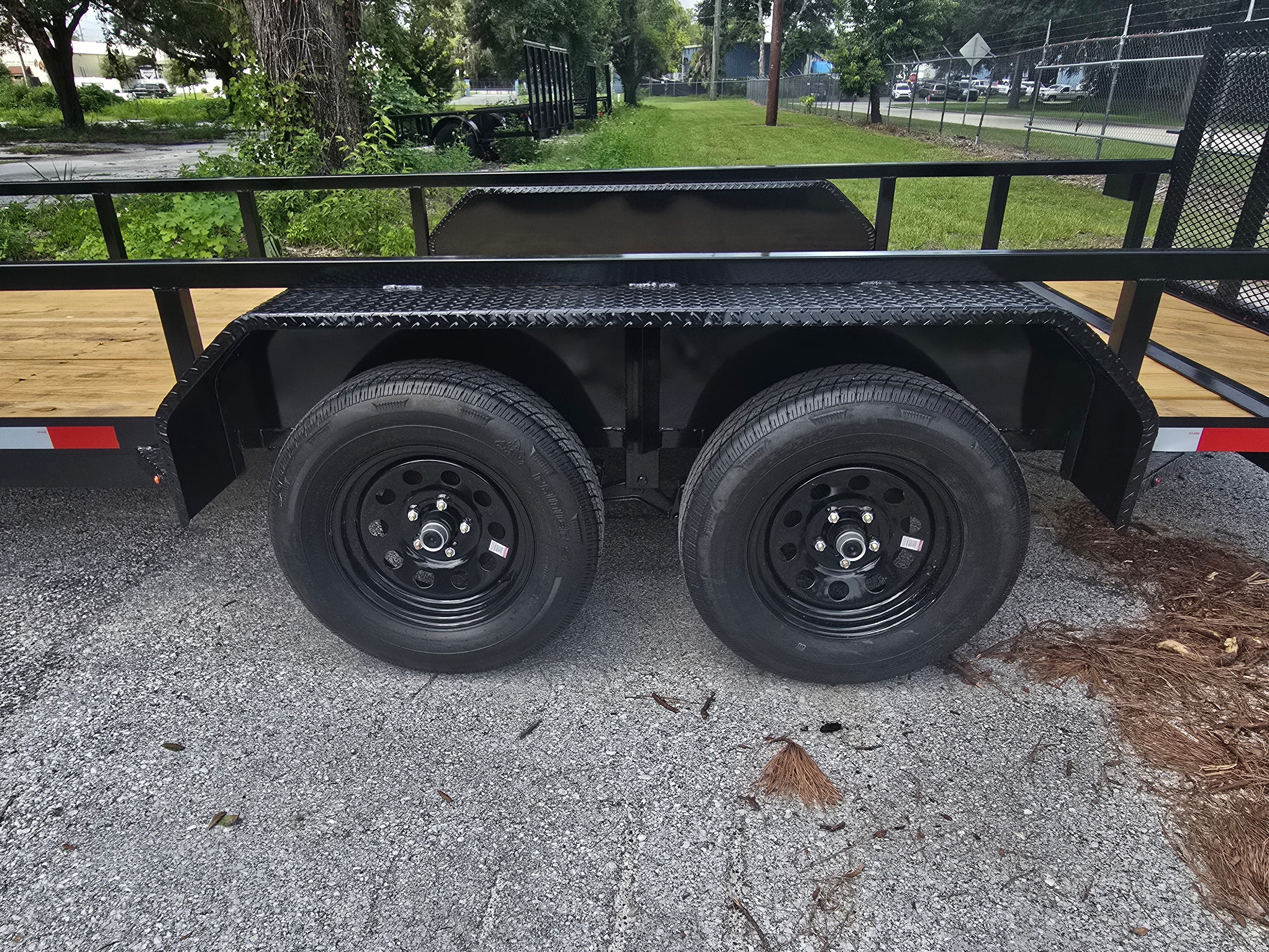6x16 Dove Tail Utility Trailer Premium