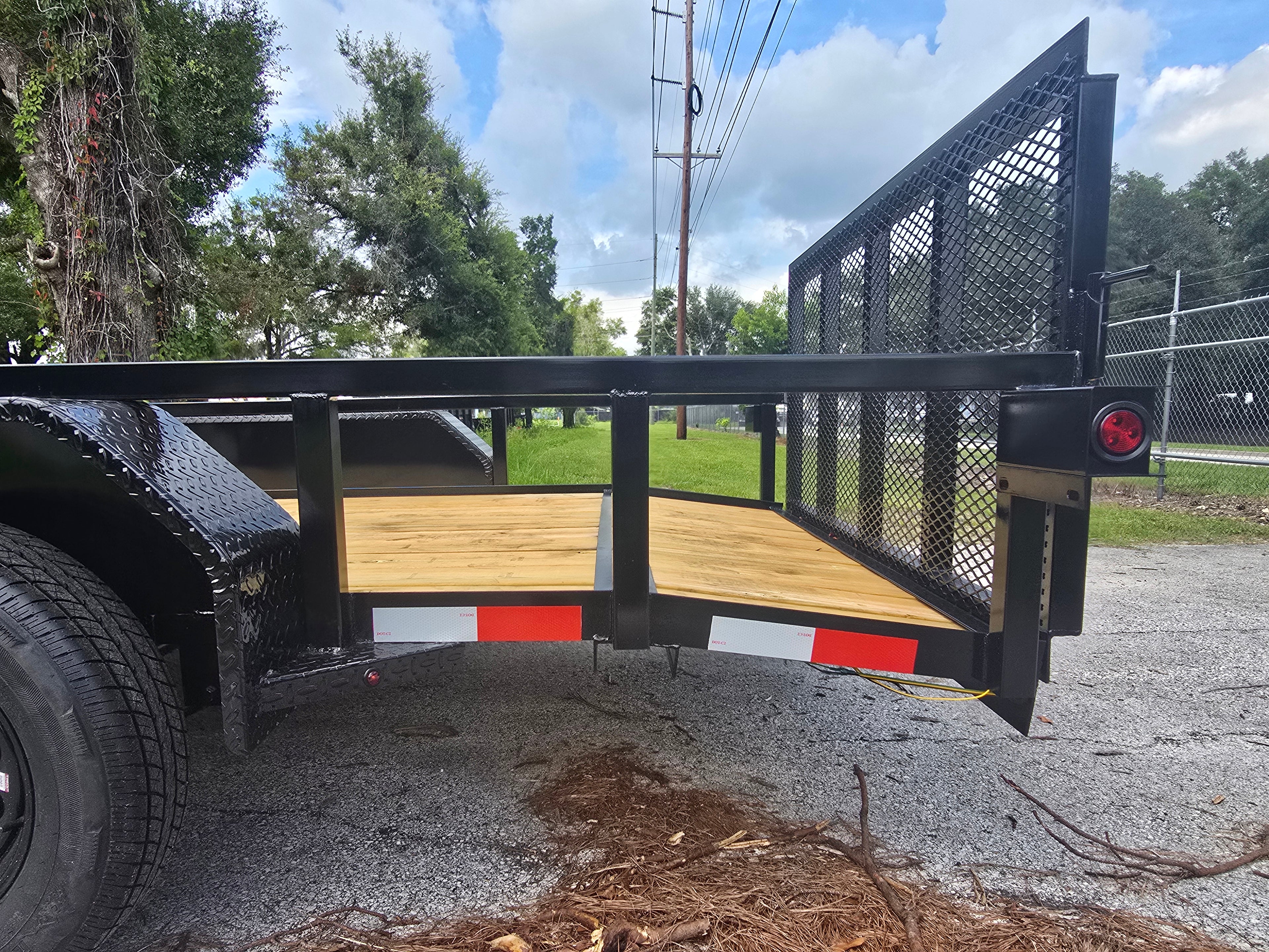 6x16 Dove Tail Utility Trailer Premium