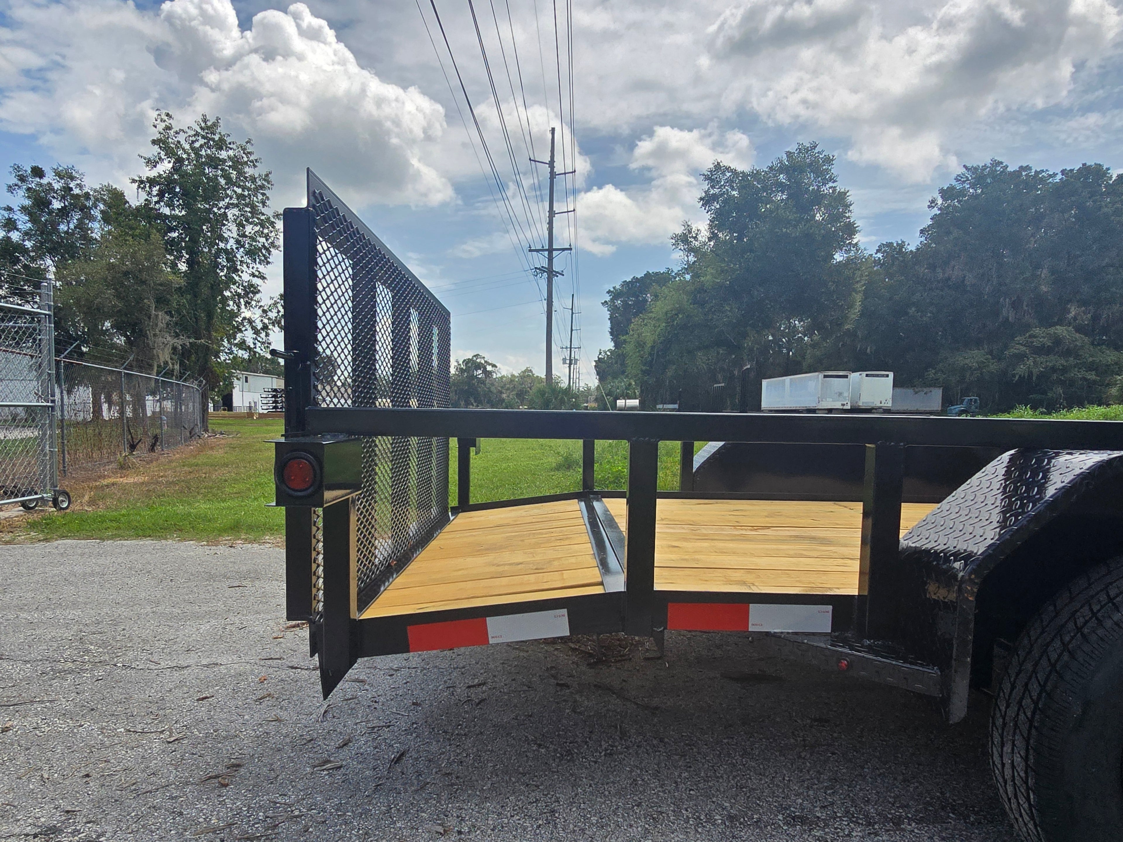 6x16 Dove Tail Utility Trailer Premium